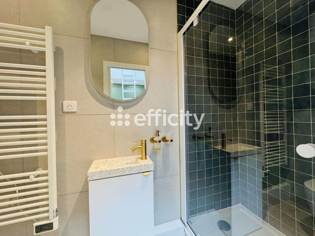 Appartement à PARIS-10E