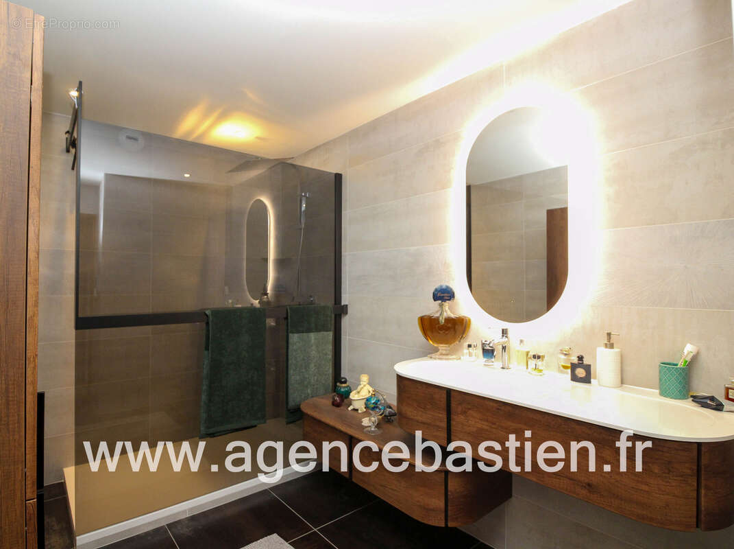 Appartement à DIVONNE-LES-BAINS