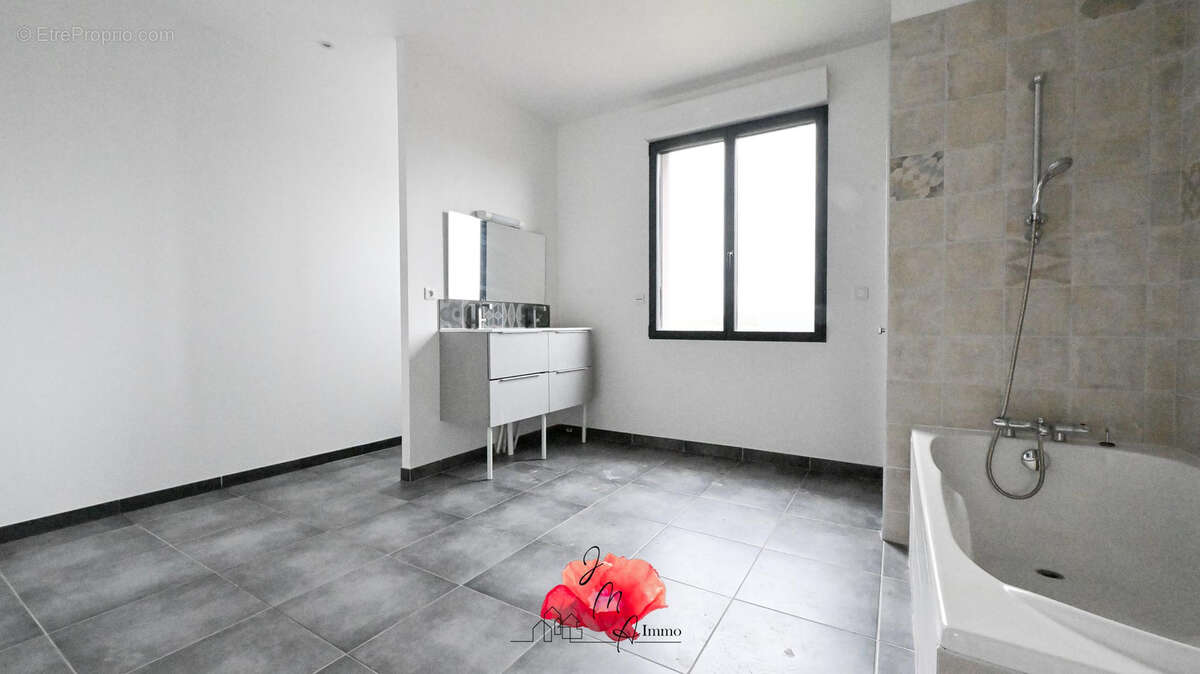 Maison à SAINT-ROMAIN-DE-COLBOSC