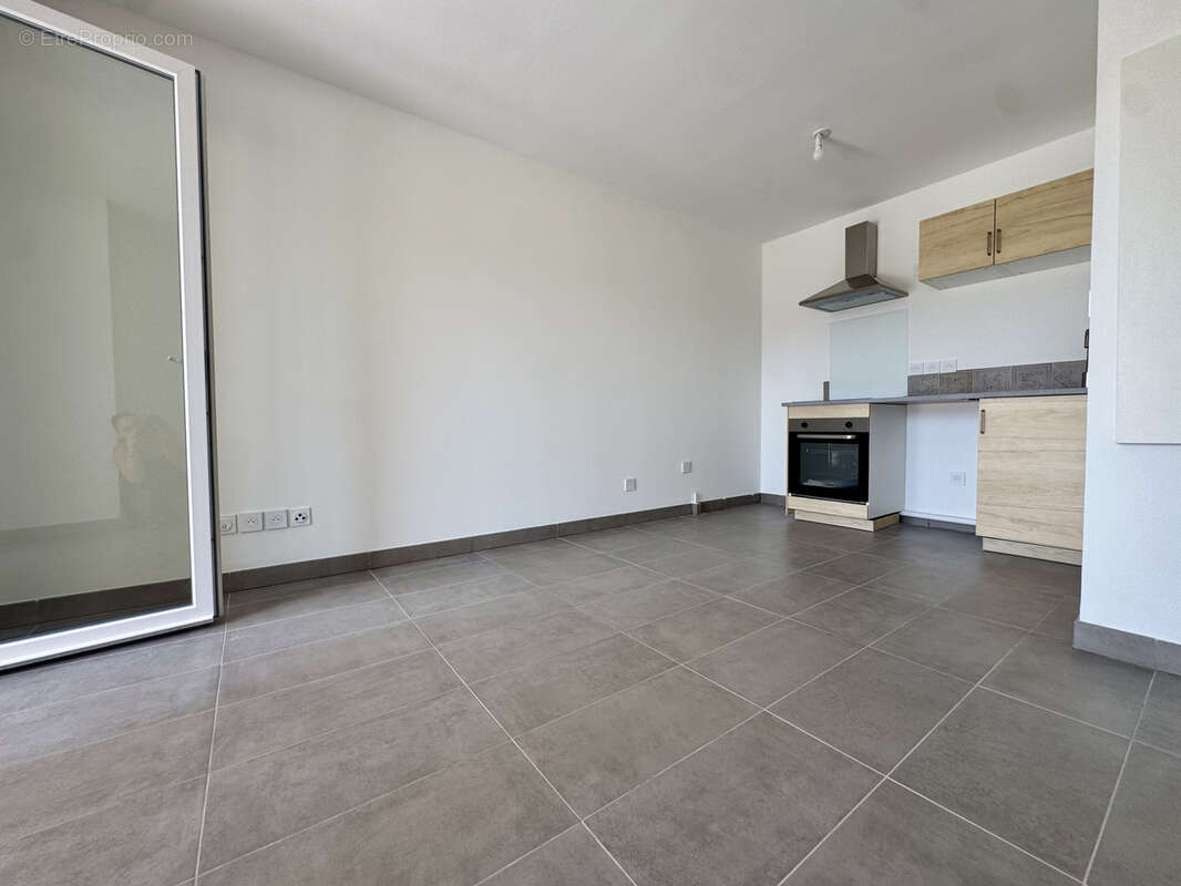 Appartement de type T2 en rez de chaussée au sein d'une résidence avec piscine à La Londe les Maures - photo 10