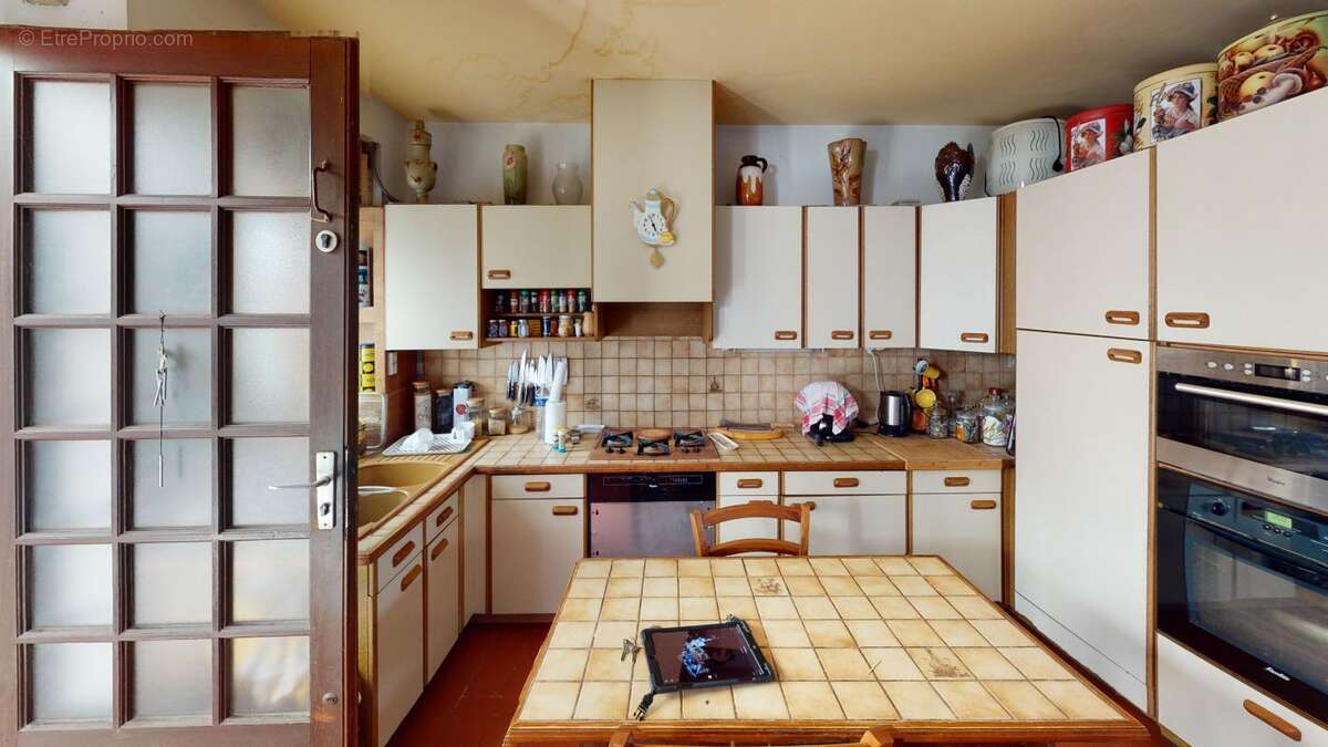 Maison à SENS-BEAUJEU