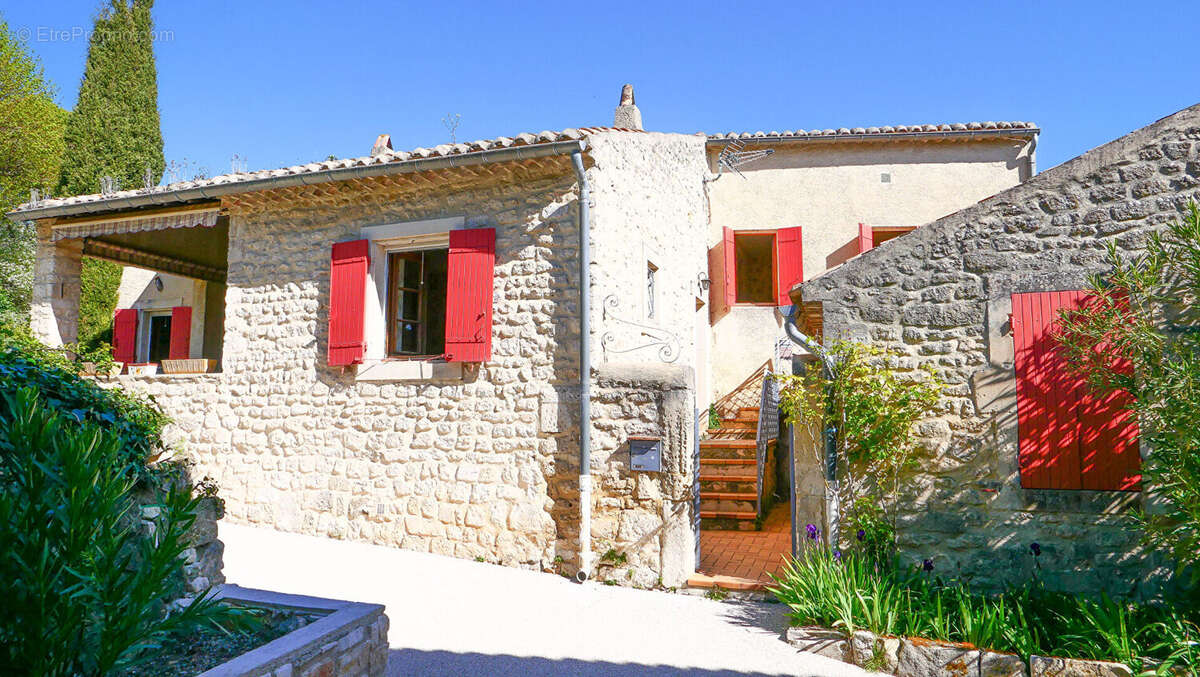 Maison à SAINT-RESTITUT