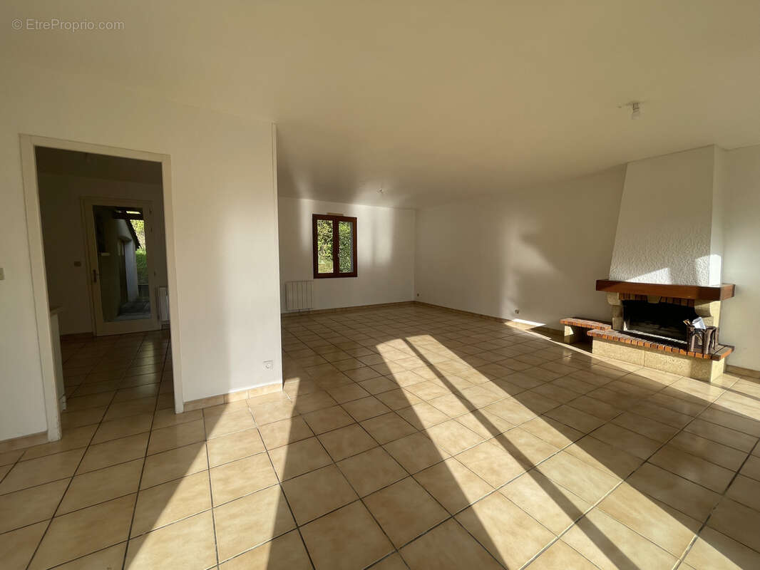 Maison à COLAYRAC-SAINT-CIRQ