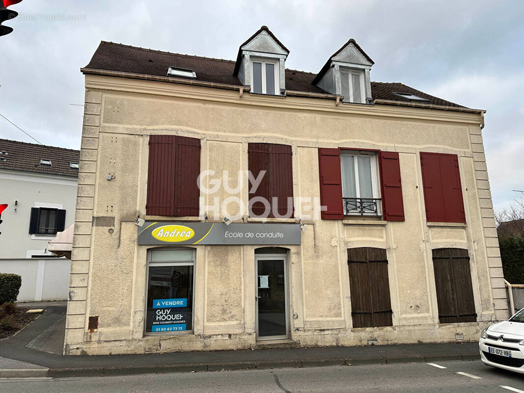 Appartement à COUBERT