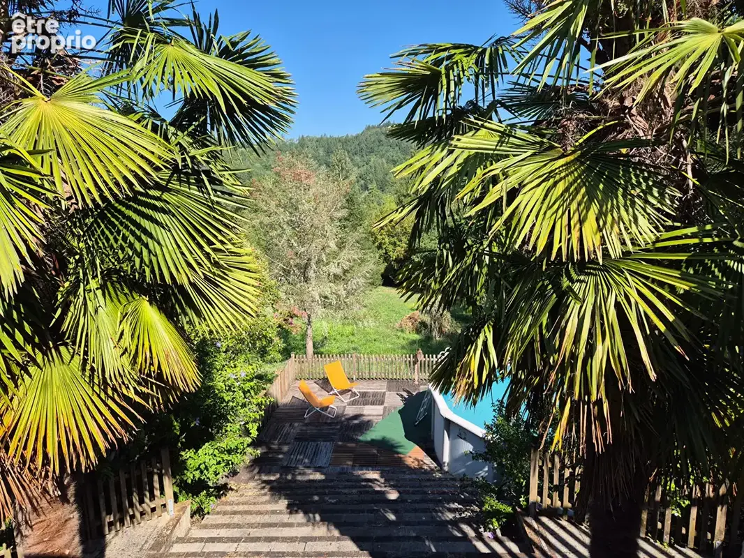 CORRÈZE. Près d'ARGENTAT. Magnifique grange en pierre réaménagée comprenant 6 chambres, un four à pain d'origine et un terrain d - photo 5