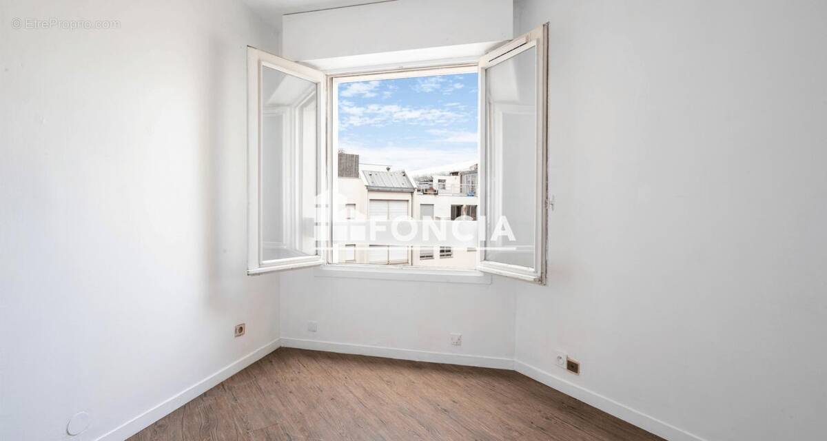 Appartement à PARIS-3E