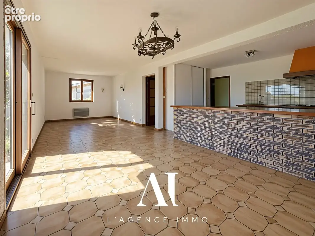 Maison 110 m² à Peronnas  - photo 5