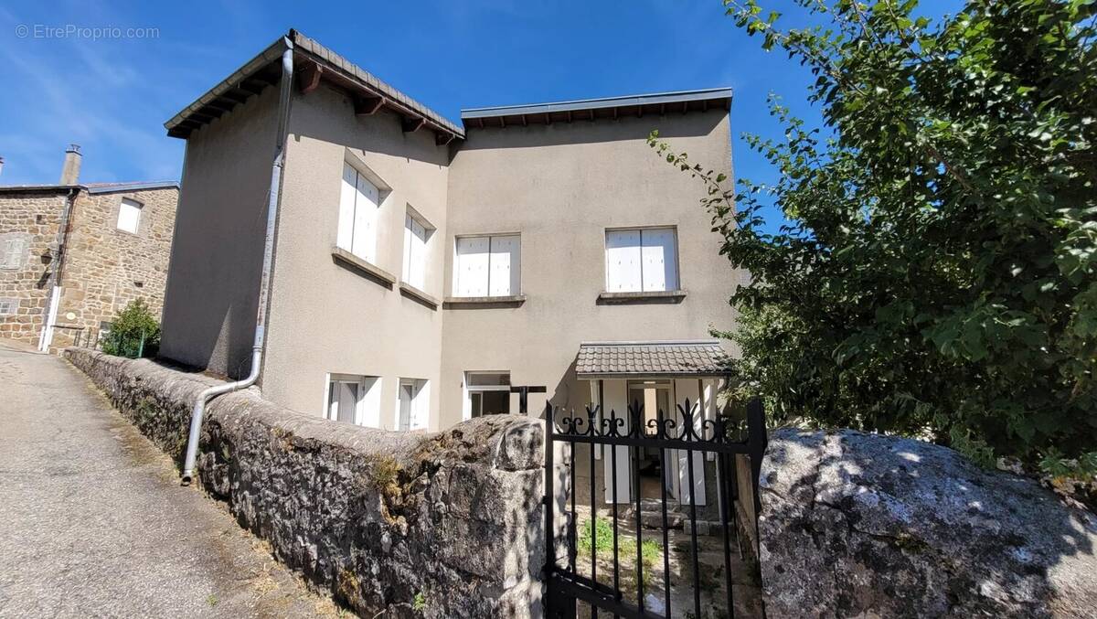 Maison à SAINT-AGREVE