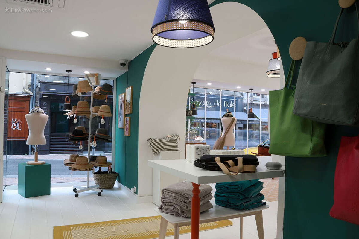 Commerce à GRANVILLE