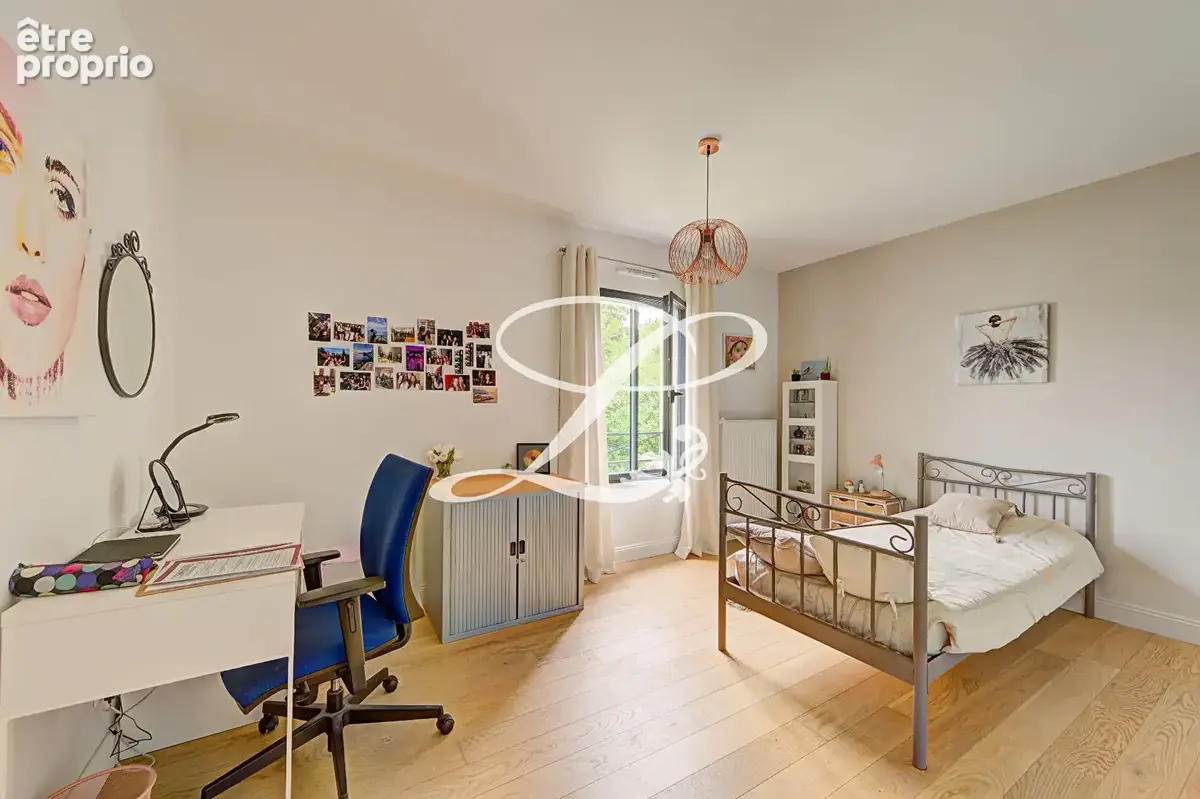 Maison Le Mesnil Le Roi  182 m2 - photo 10