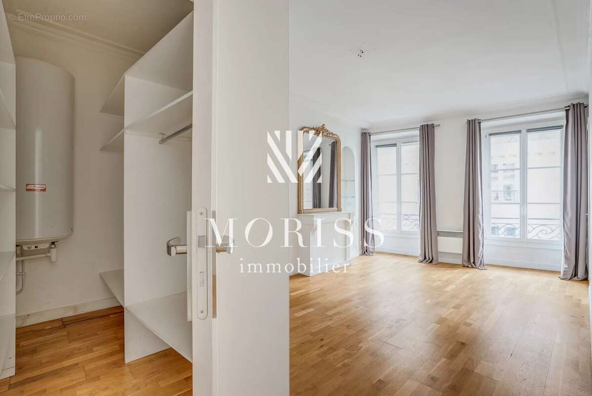 Appartement à PARIS-8E