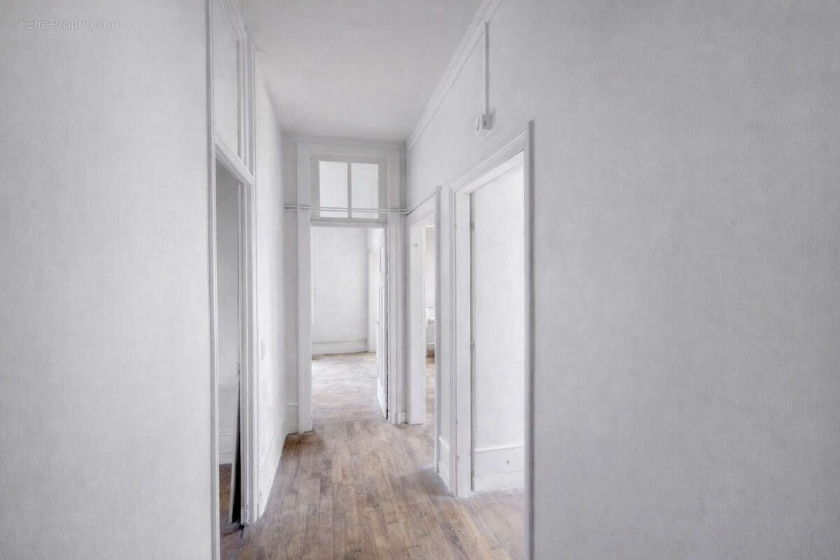 Appartement 70 m² à Reims  - photo 4