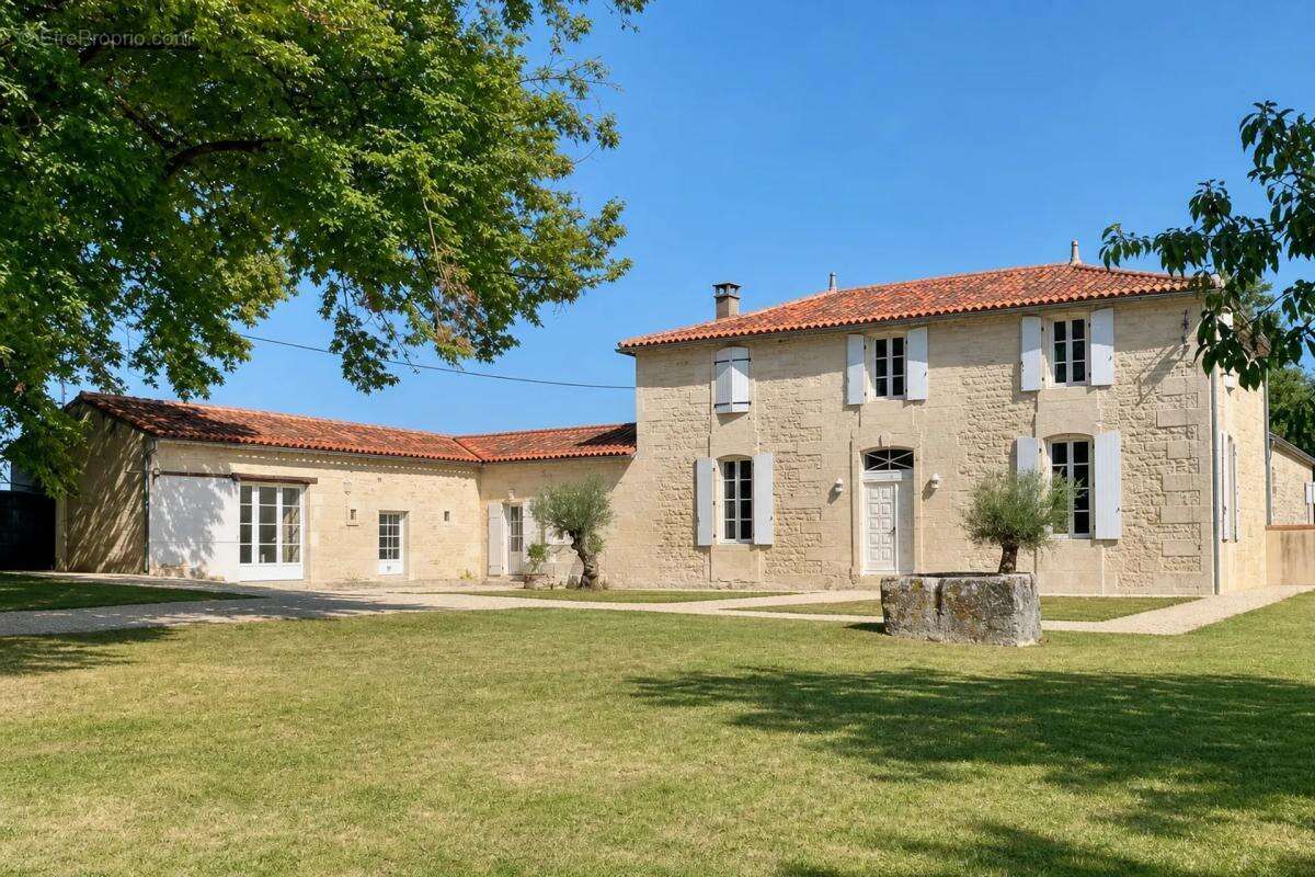 Domaine d'exception 20 pièces à Chermignac - photo 4
