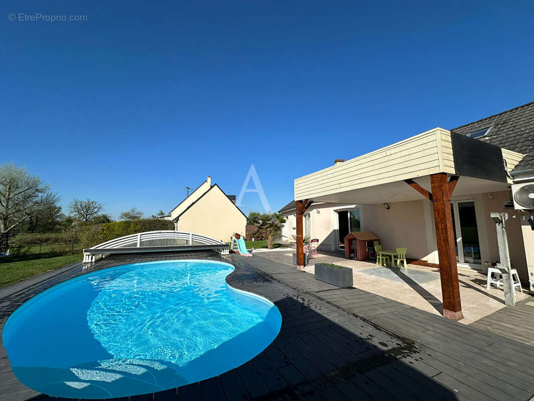 Maison à LA BAZOGE-MONTPINCON