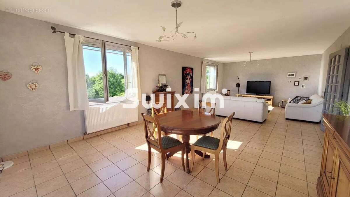 Maison familiale secteur sellieres - photo 2