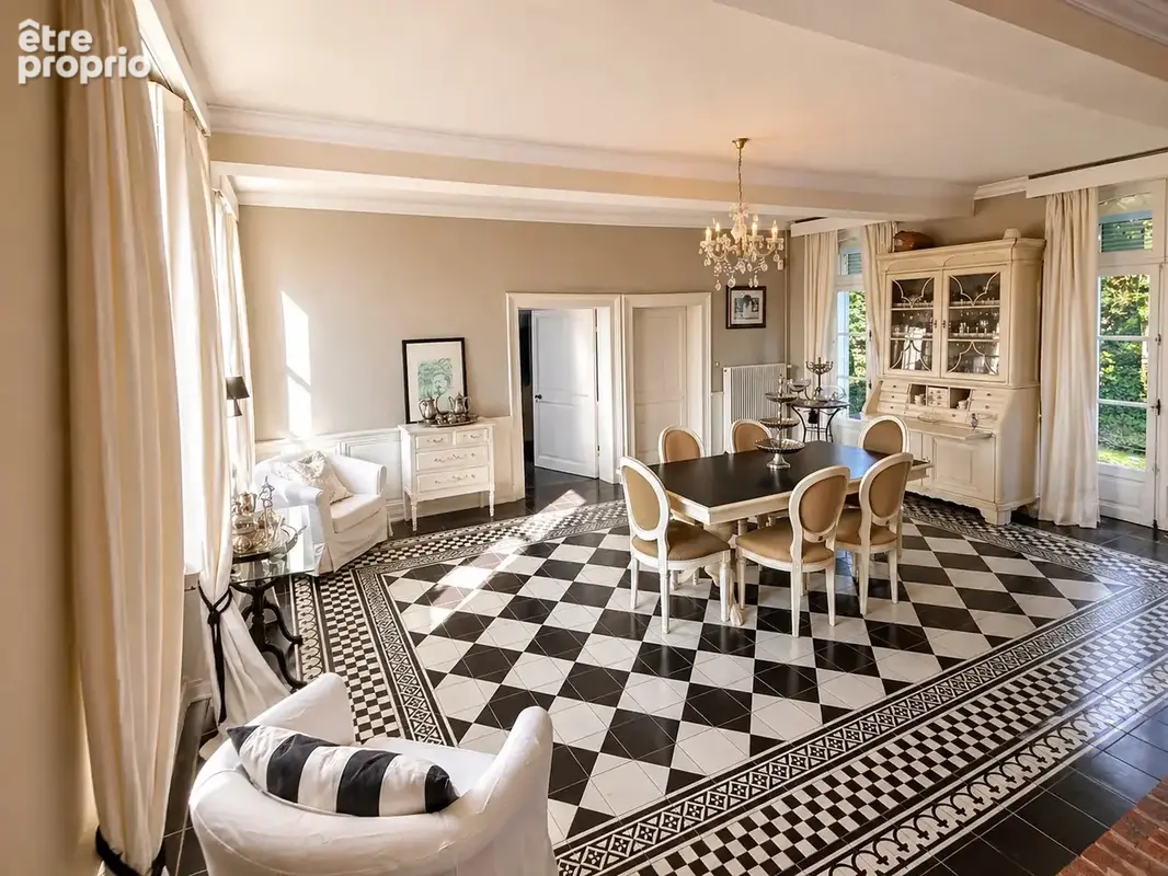 superbe Maison de maitre 5ch 4 sdb + 2 gites sur 10 000m2 - photo 10