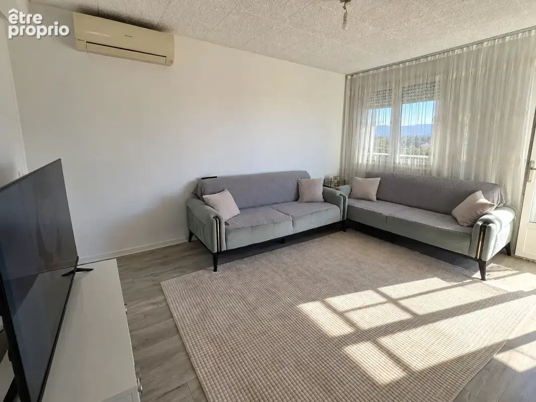 A vendre, special investisseur, residence parc saint louis, t3 en 4eme etage avec balcon et cave - photo 2