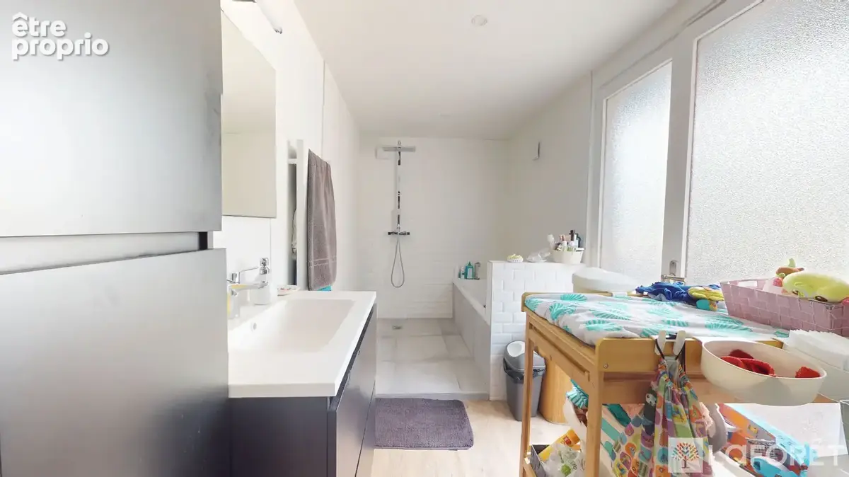 A VENDRE - Jolie Maison de ville avec Cour et garage - photo 16