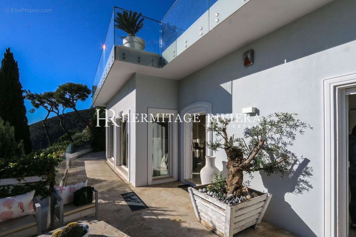 Maison à EZE