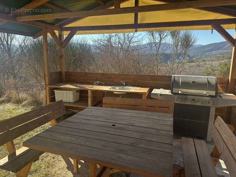 Commerce à LARDIER-ET-VALENCA