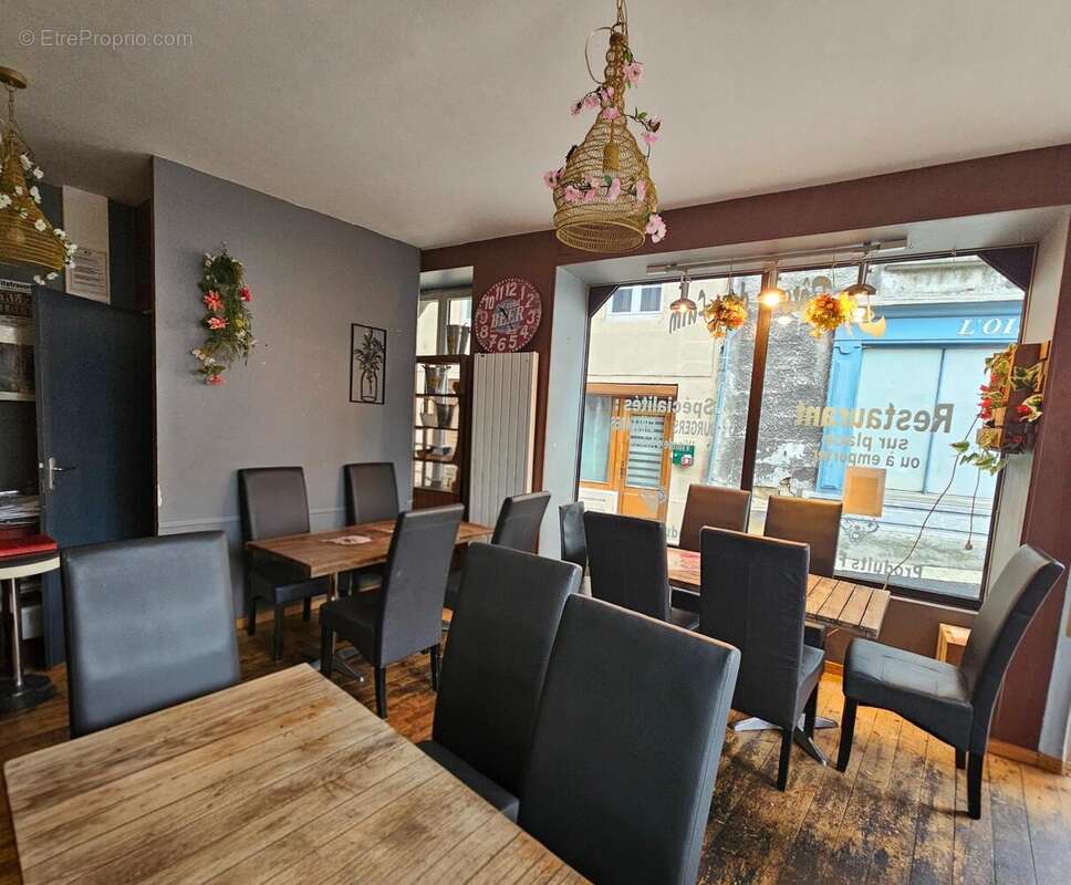 Photo 2 - Commerce à SAUGUES