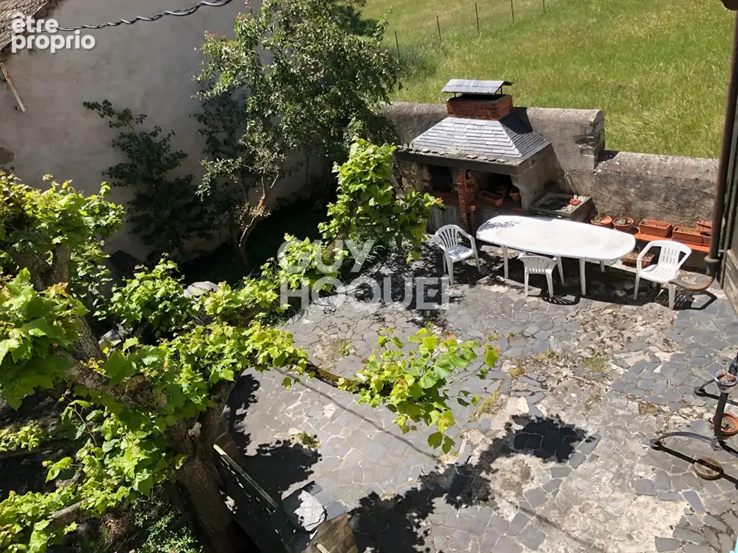 Maison avec dépendances et terrain - photo 11