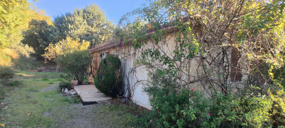 Maison à MONTFERRAT