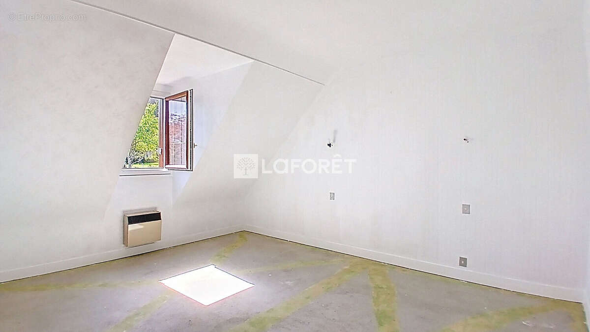 Maison à LA VILLE-DU-BOIS