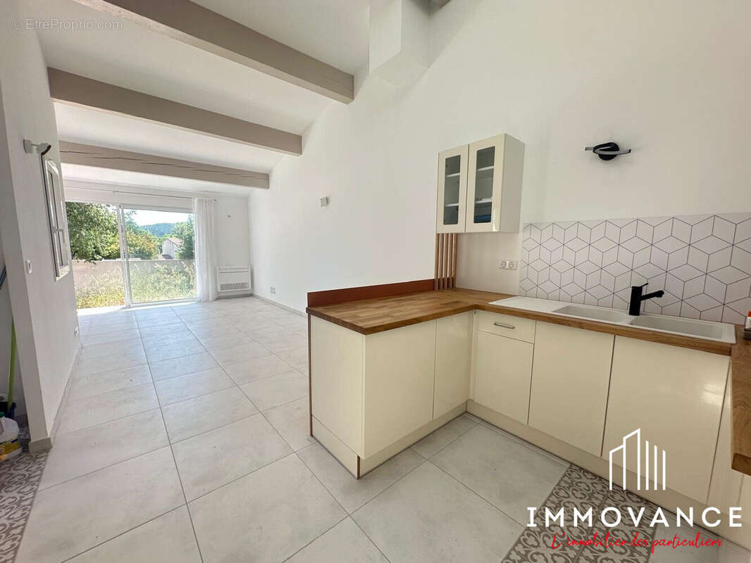 Maison 63 m² à Saint-Mathieu-De-Treviers  - photo 9