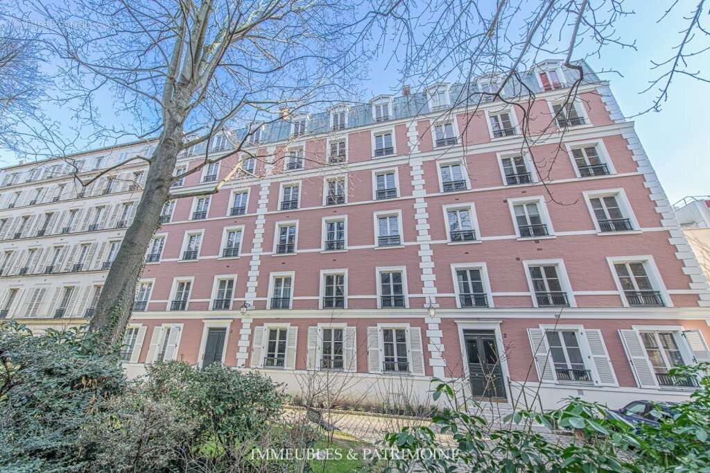 Appartement à PARIS-8E