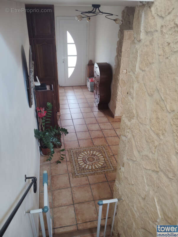 Maison à LUSSAN