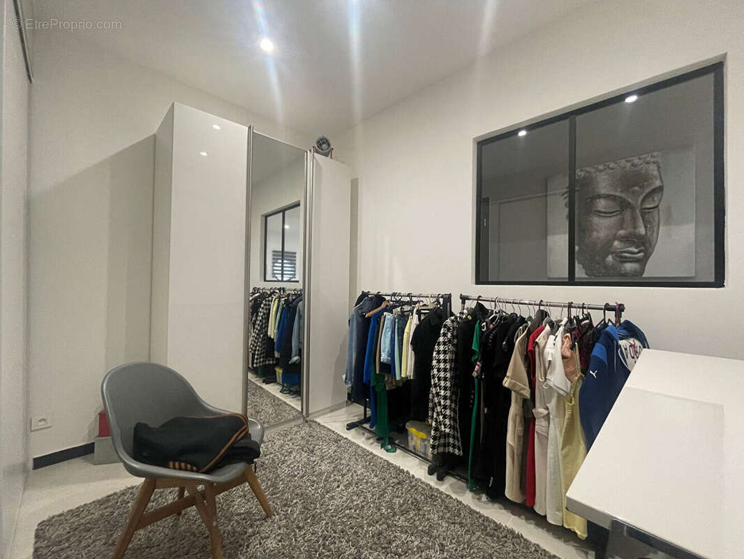 Immeuble - Argeliers - 461.25 m² - photo 10