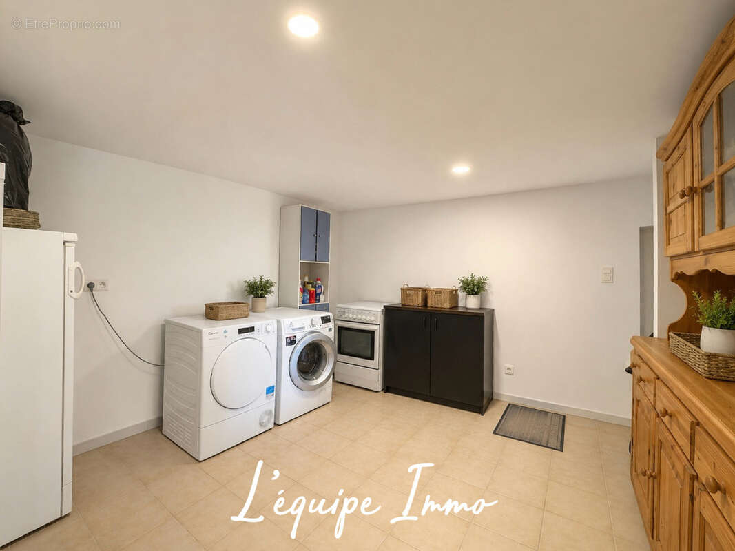 Maison T5 avec sous-sol, piscine et vue panoramique - photo 12