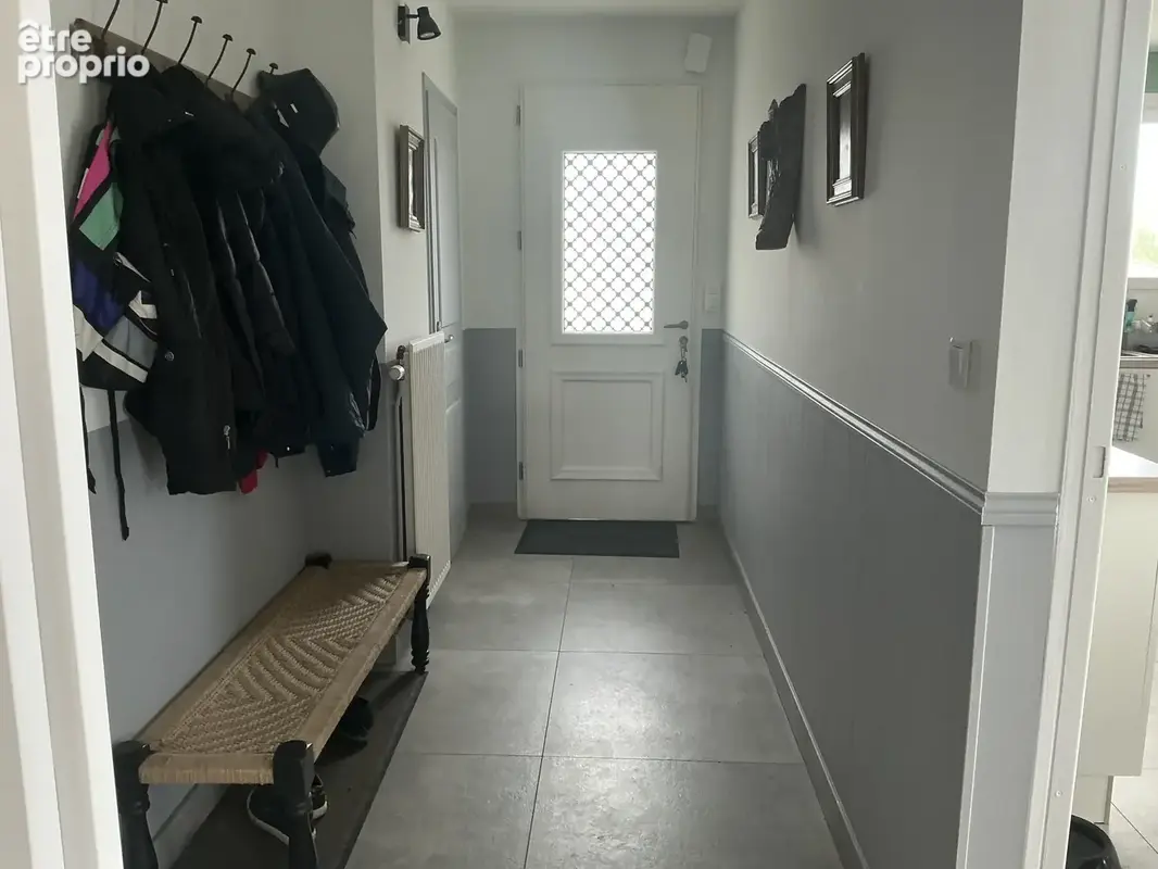 Maison offrant de belles prestations dans un cadre verdoyant et calme - photo 8