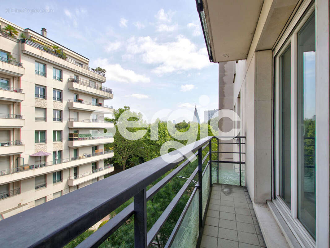 Issy-les-moulineaux - val-de-seine - t3 67.53m² + balcons - cave et parking - libre d'occupation - photo 10