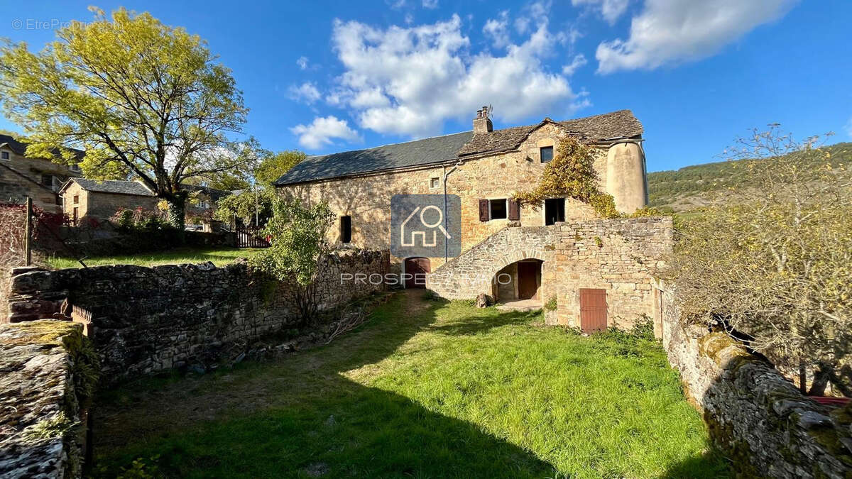 Maison à SEVERAC-LE-CHATEAU