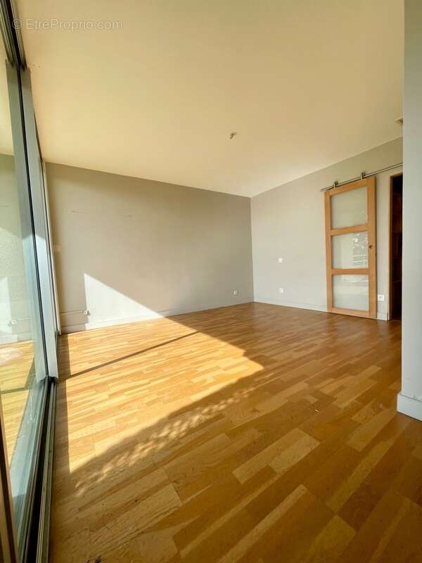 Appartement à vendre 5 pièces CARCASSONNE 105m2 environ (11) 3 chambres avec 2 terrasses et deux places de parking - photo 7