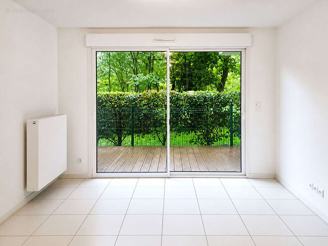 Appartement à CHEVRY