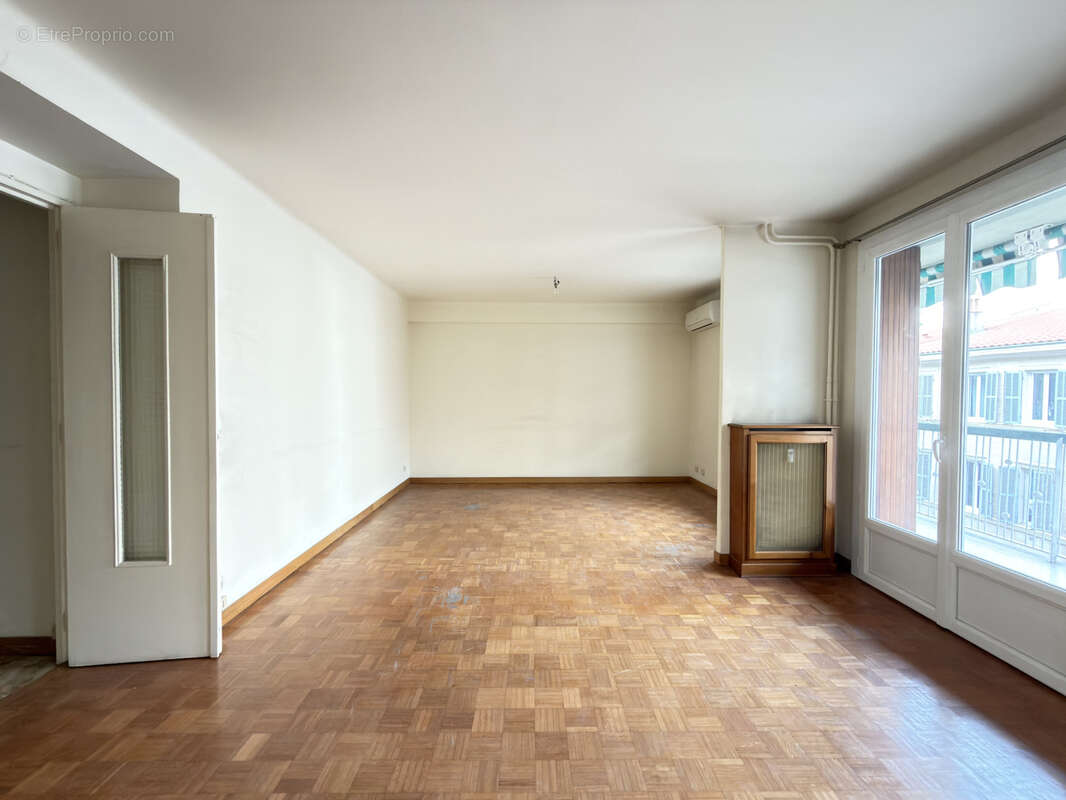 Appartement à MARSEILLE-7E