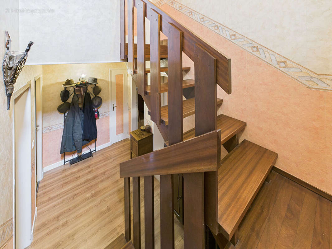 Maison à SAINT-ELOY-LES-MINES