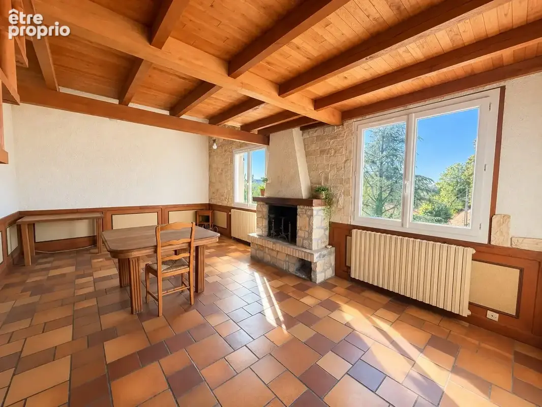 Maison 6 pièces 125 m² à vendre à Voulgezac (16250) - photo 4