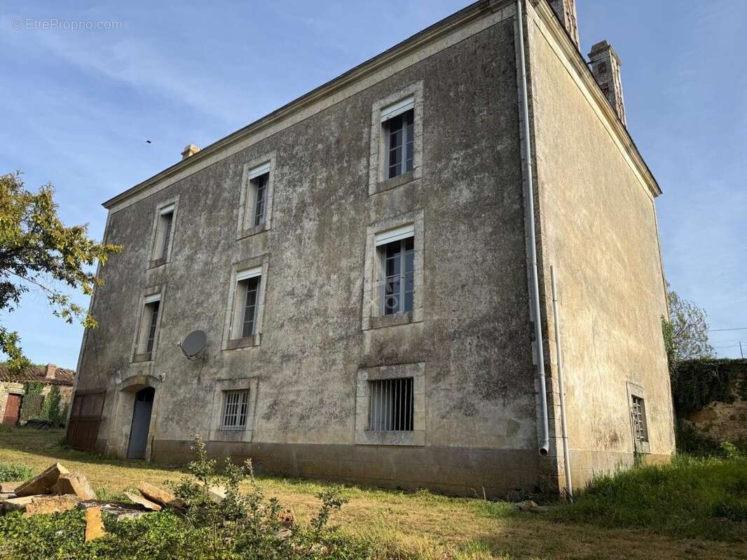 Maison à LA CHAPELLE-THEMER