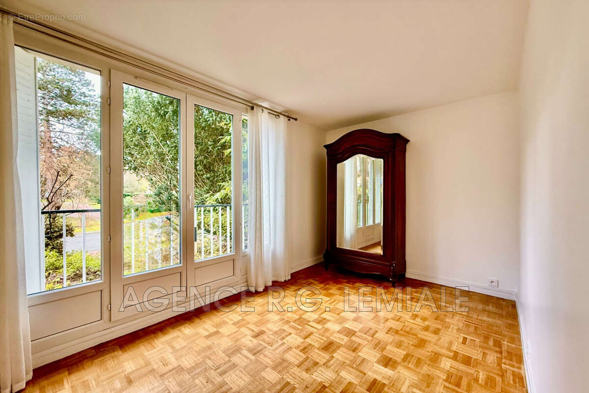 Appartement à MAISONS-LAFFITTE