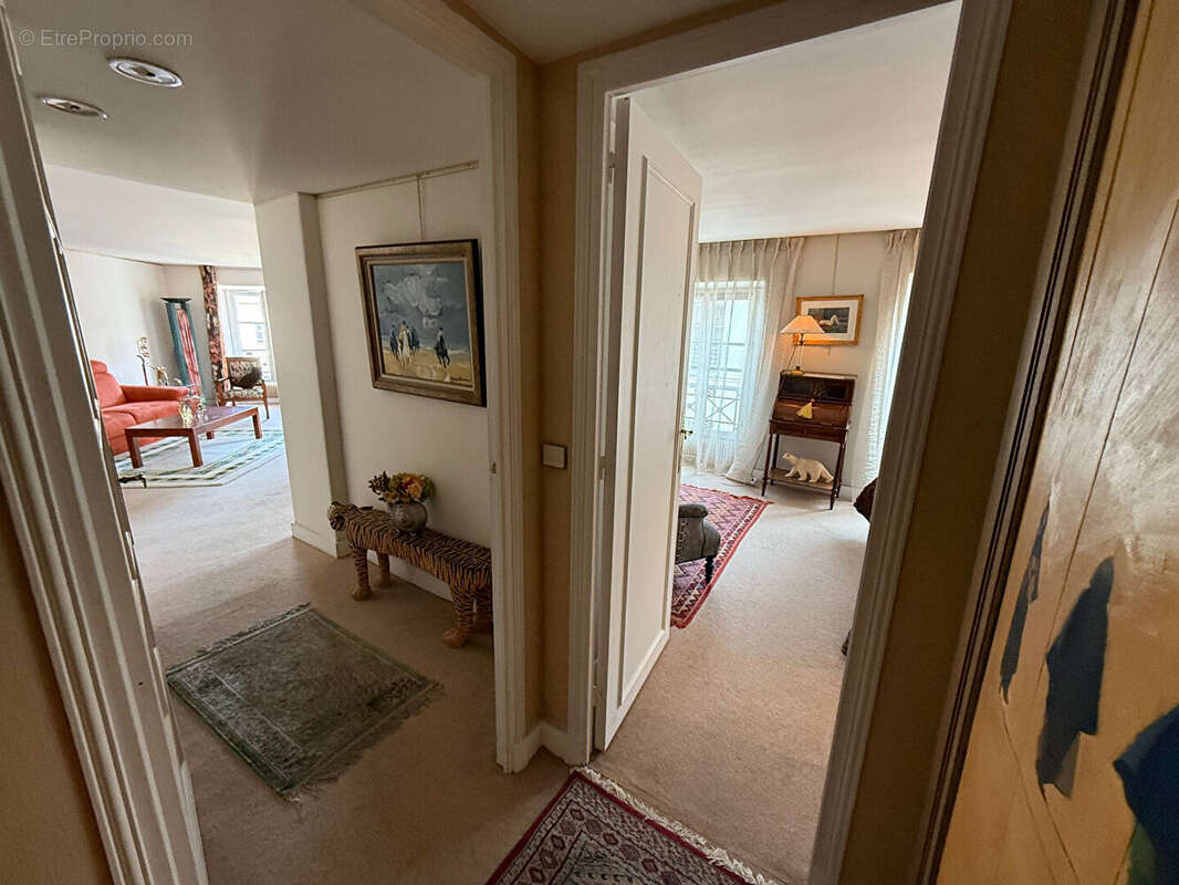 Appartement à PARIS-2E