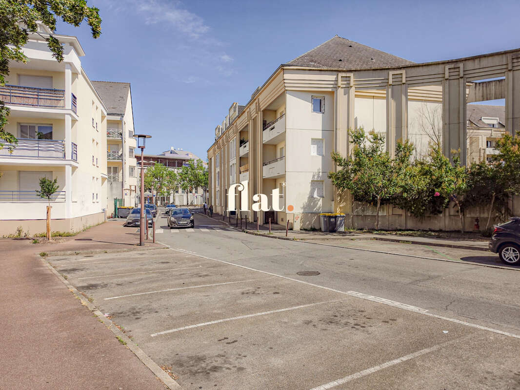 Appartement T3 rénové  50 m2 avec parking et balcon sur la Place de la Guiroué - photo 7