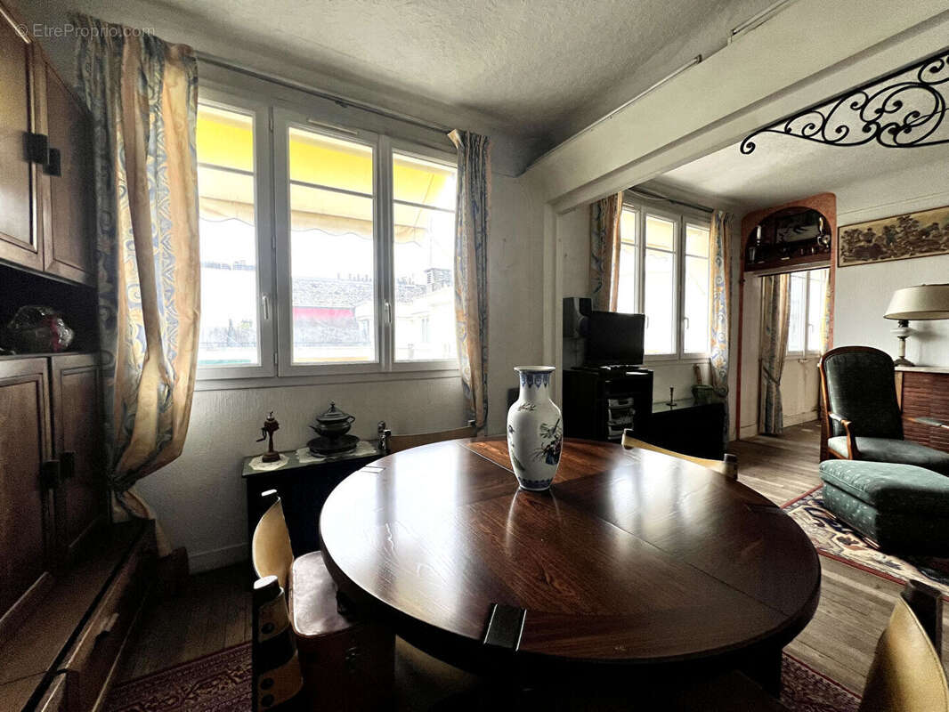 Appartement à PARIS-18E