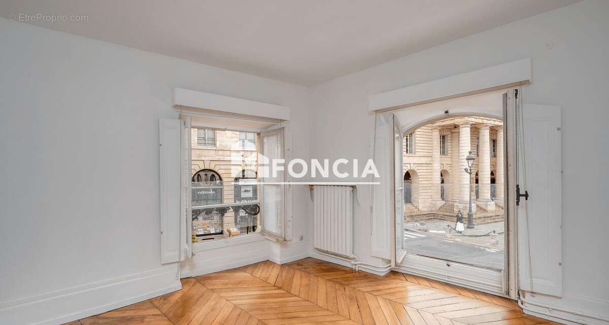 Place de l'odeon - photo 7