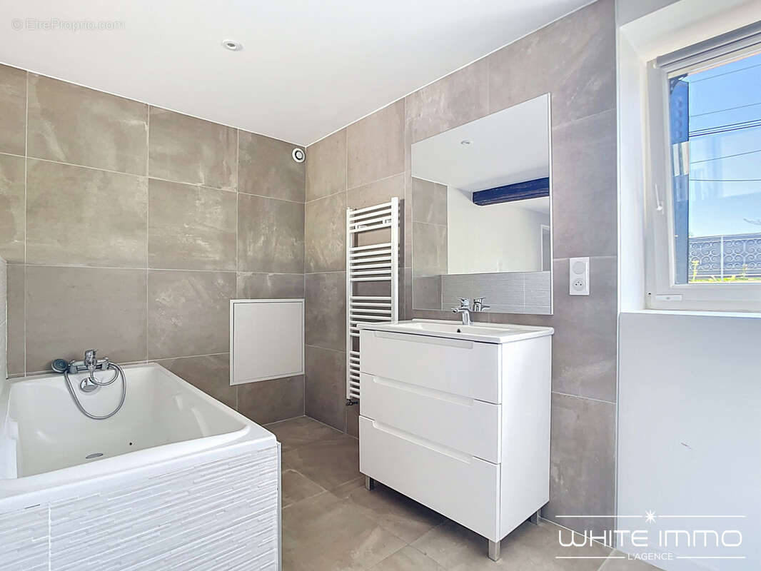 Maison à FRANCHEVILLE