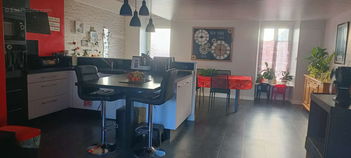 Maison à MENOMBLET