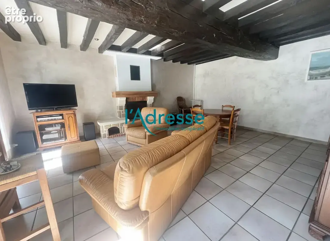 Maison familiale de 235 m² avec terrain arboré de 5 200 m² - photo 3